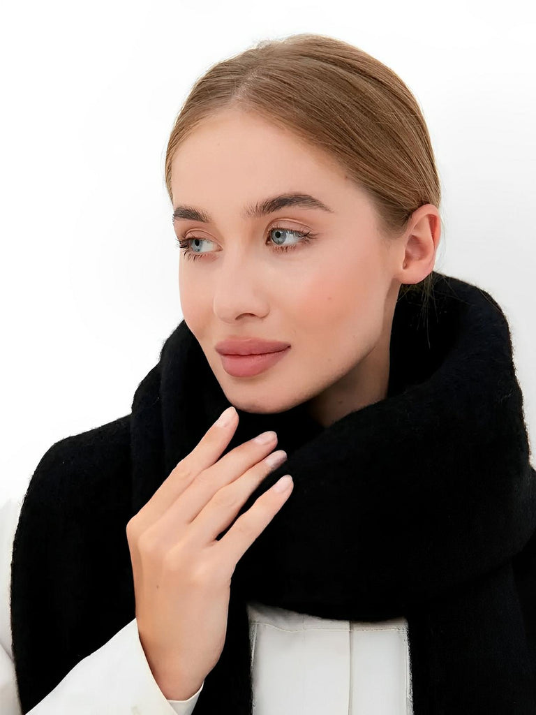 Écharpe femme hiver, longue écharpe chaude, frangée douce, maille unie, 40x210 cm, modèle Justine - Écharpe - Noir