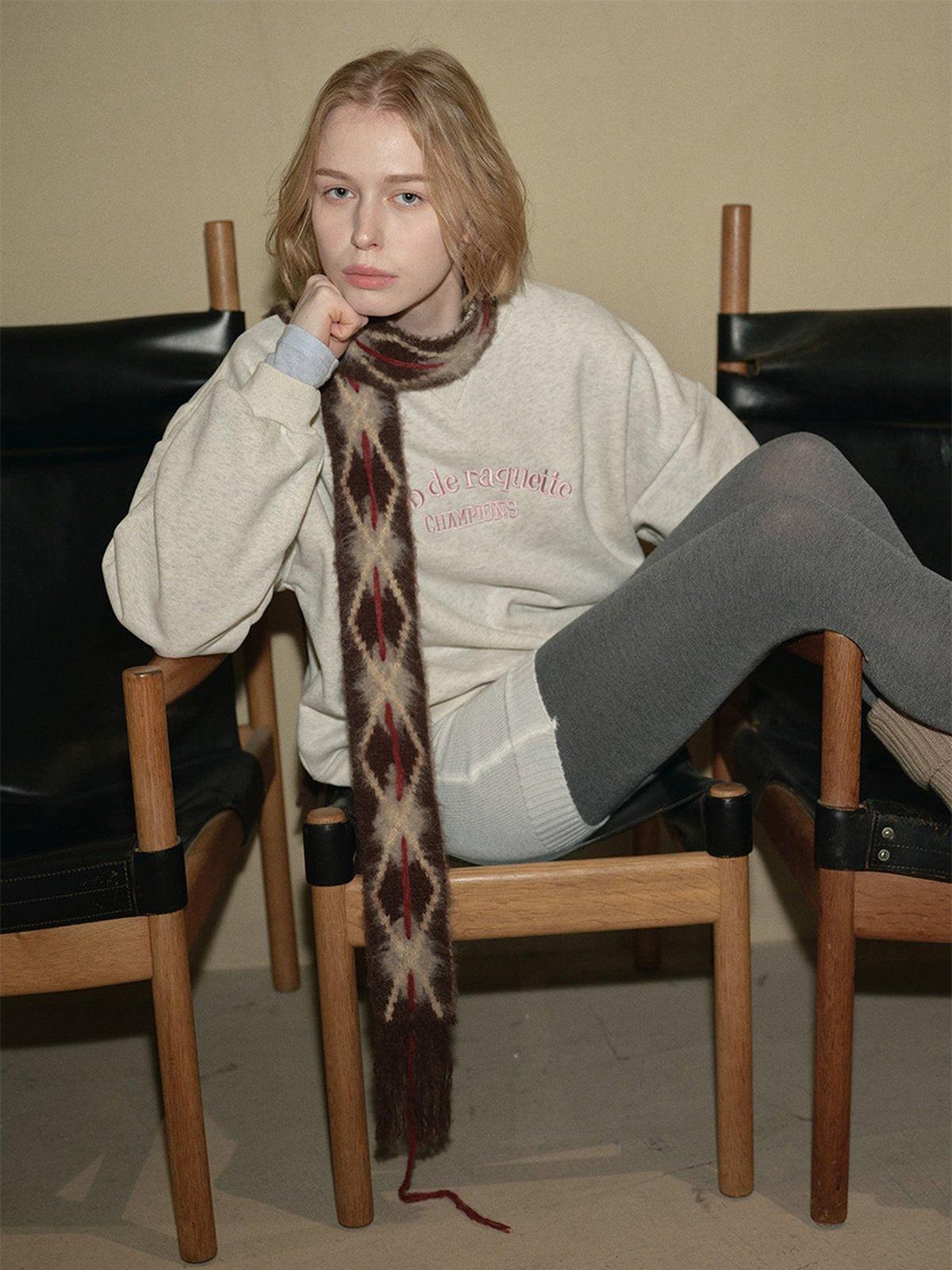 Écharpe fine en maille, motif géométrique, coloris café, effet brossé, longue et douce, modèle Sidie - Écharpe - Marron