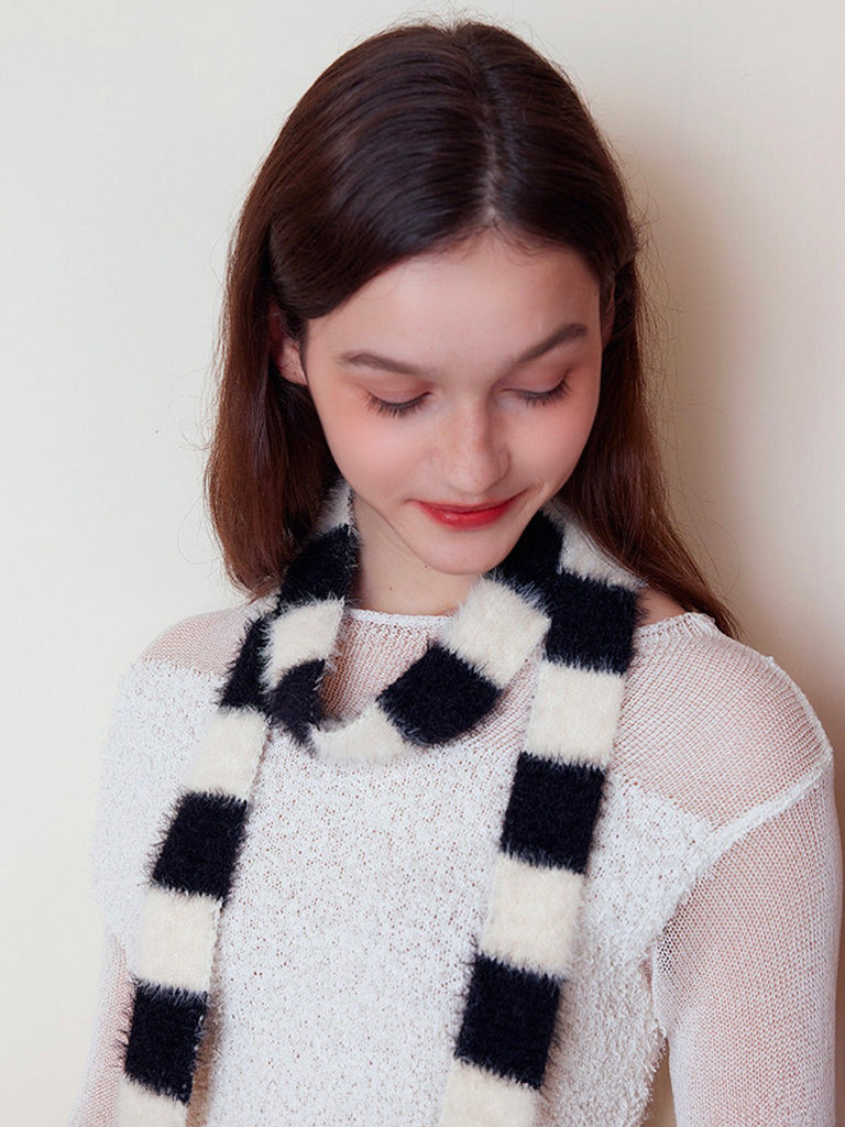 Écharpe fine rayée femme, écharpe douce et longue, écharpe hiver colorée, écharpe fine en nylon, écharpe chaude pour l'hiver, modèle Insy - Écharpe - Noir et blanc