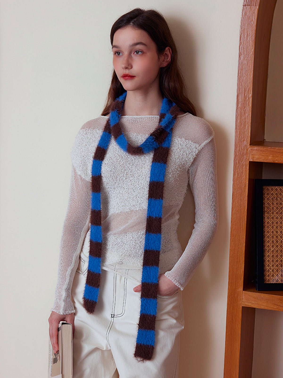 Écharpe fine rayée femme, écharpe douce et longue, écharpe hiver colorée, écharpe fine en nylon, écharpe chaude pour l'hiver, modèle Insy - Écharpe - Bleu et marron