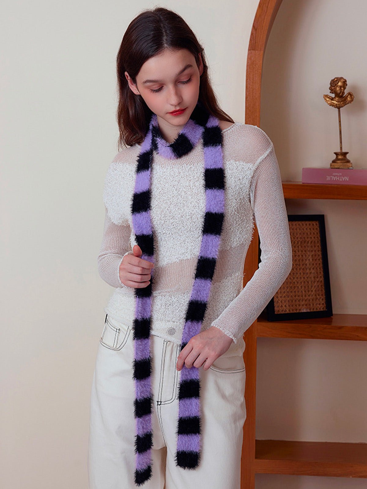 Écharpe fine rayée femme, écharpe douce et longue, écharpe hiver colorée, écharpe fine en nylon, écharpe chaude pour l'hiver, modèle Insy - Écharpe - Violet et noir