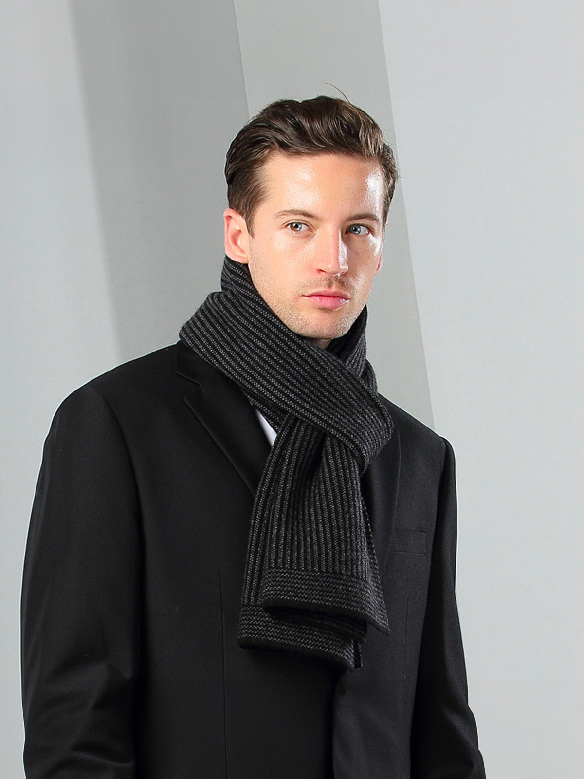 Écharpe homme cachemire hiver, laine douce chaude, motif discret gris, écharpe longue hiver, accessoire mode masculin, modèle Thomas - Écharpe - Noir