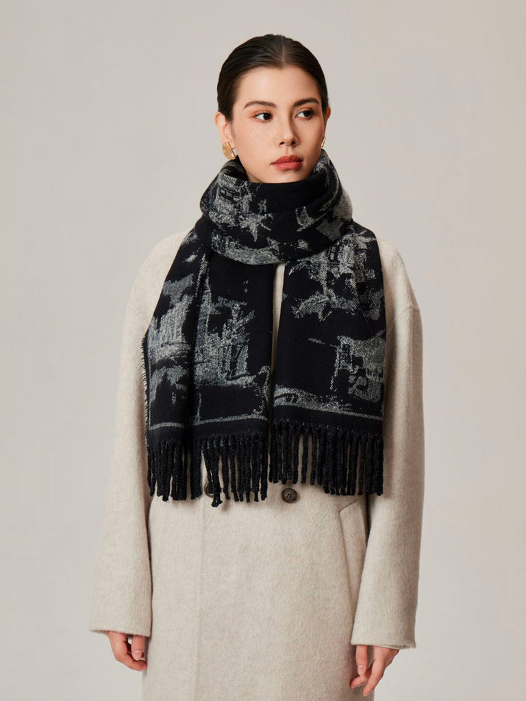 Écharpe jacquard réversible à motif urbain, grande écharpe à franges, douce et chaude, idéale bureau et extérieur, accessoire hiver femme, modèle Yomia - Écharpe - Noir et gris