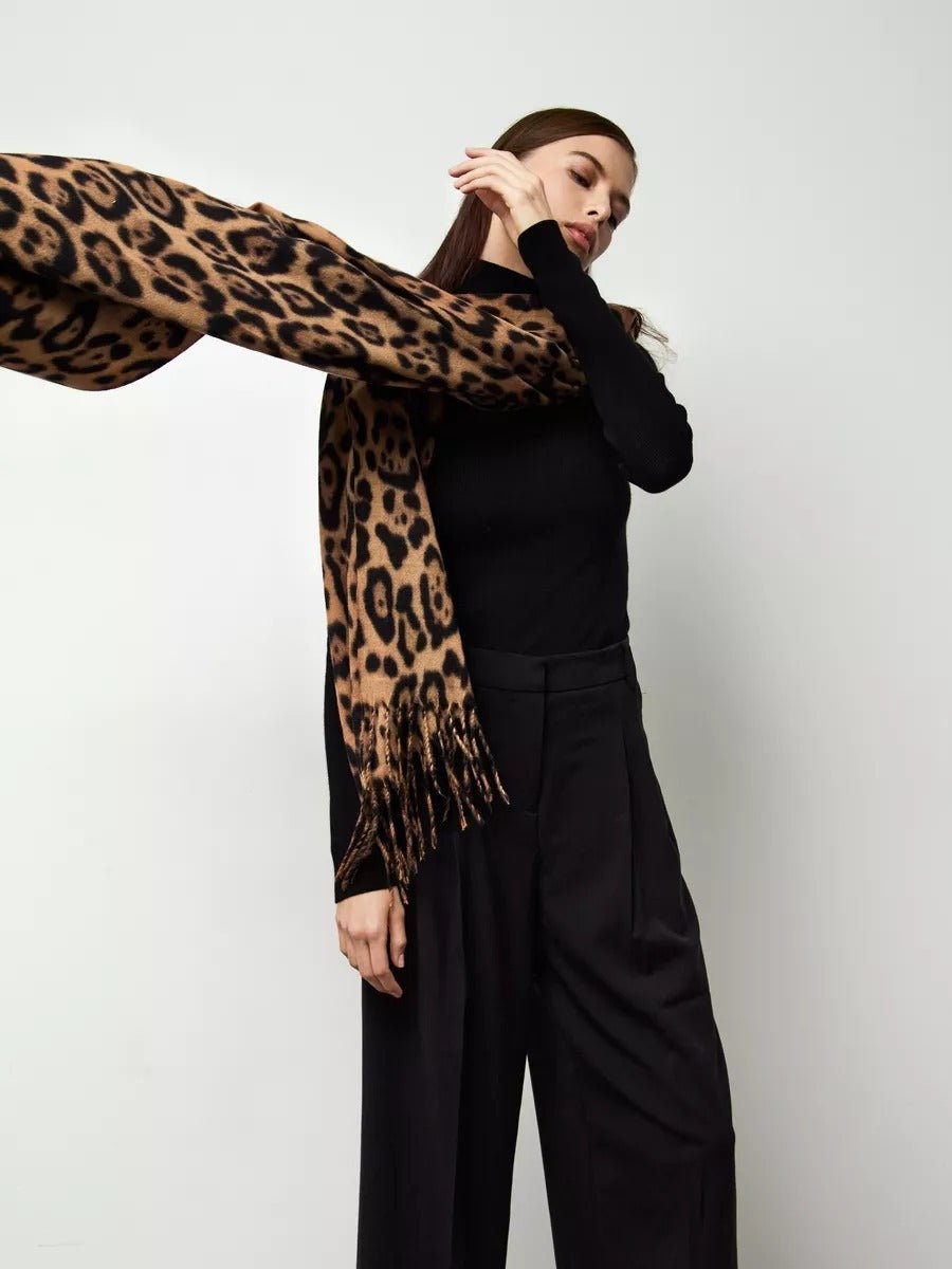 Écharpe léopard femme, douce et chaude, laine et éco - cachemire, grand format 180x70 cm, accessoire hiver chic, style audacieux et confortable, modèle Zorus - Écharpe - Camel