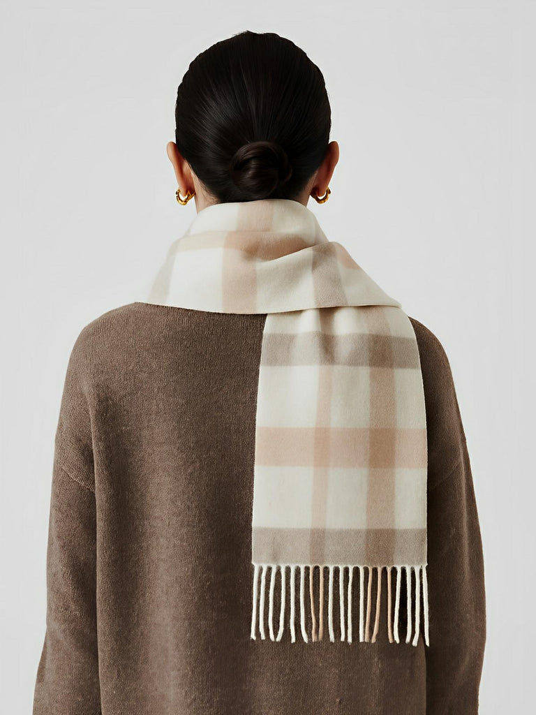 Écharpe longue 100% laine d’agneau, douce, à carreaux avec franges, accessoire chaud et raffiné pour l’hiver, modèle Dori - Écharpe - Blanc