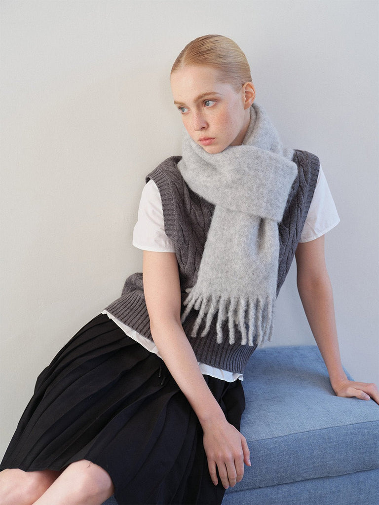 Écharpe longue femme hiver, laine alpaga douce, écharpe chaude à franges, accessoire cocooning hiver, écharpe moelleuse unie, modèle Laorie - Écharpe - Gris