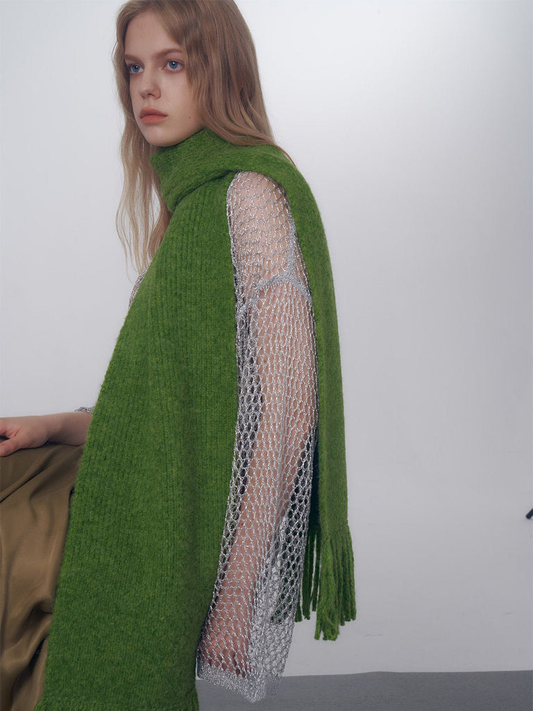 Écharpe longue hiver femme, tricot doux à franges, coloris unis, chaud et moelleux, style moderne casual, accessoire cocooning quotidien, modèle Mélona - Écharpe - Vert