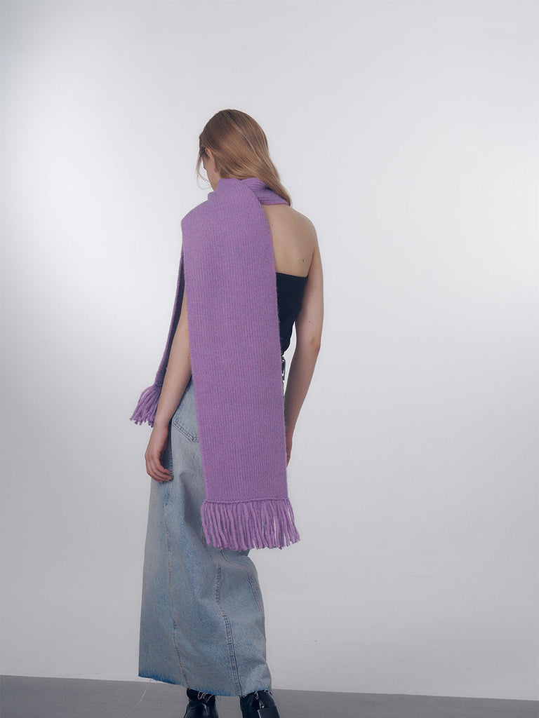Écharpe longue hiver femme, tricot doux à franges, coloris unis, chaud et moelleux, style moderne casual, accessoire cocooning quotidien, modèle Mélona - Écharpe - Violet