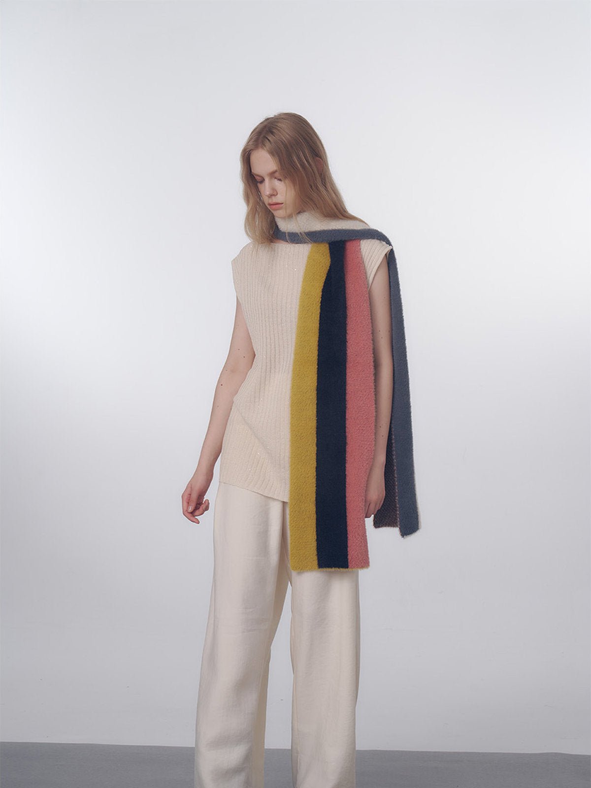 Écharpe longue rayée multicolore, laine duveteuse douce, chaude et légère, maille fine hiver, accessoires mode colorés, modèle Nadum - Écharpe - Style 1