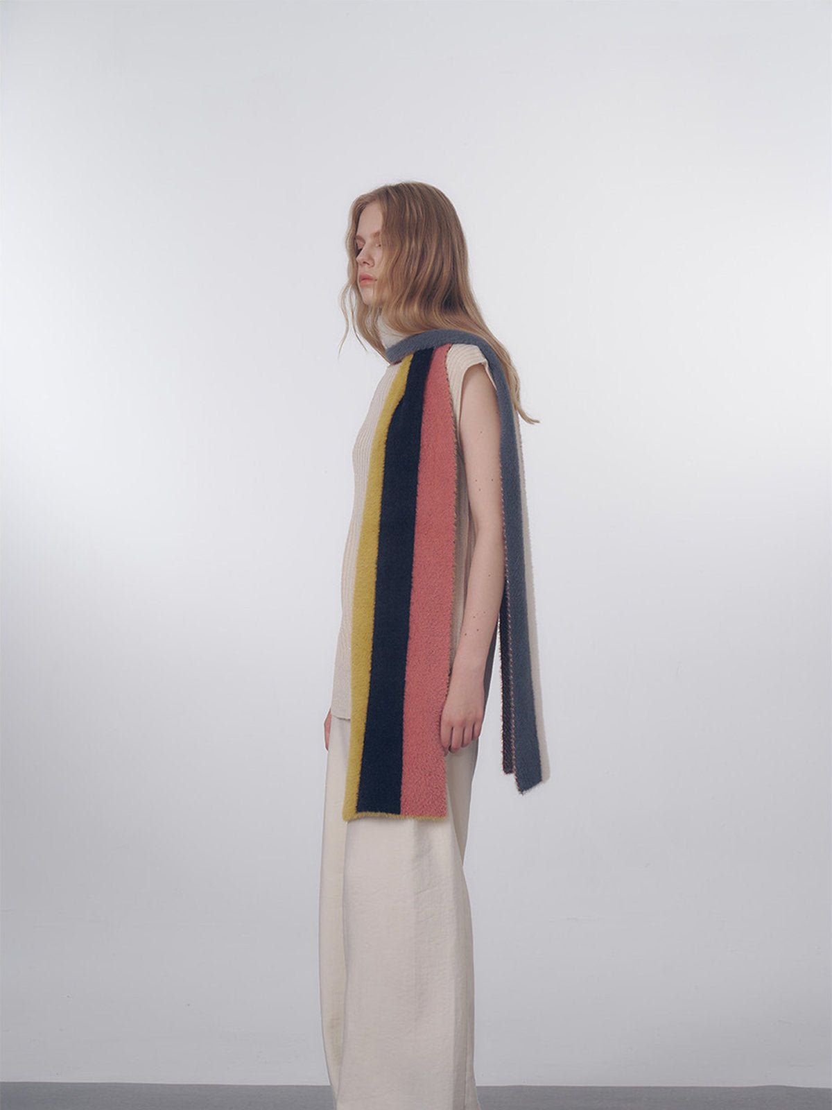 Écharpe longue rayée multicolore, laine duveteuse douce, chaude et légère, maille fine hiver, accessoires mode colorés, modèle Nadum - Écharpe - Style 1