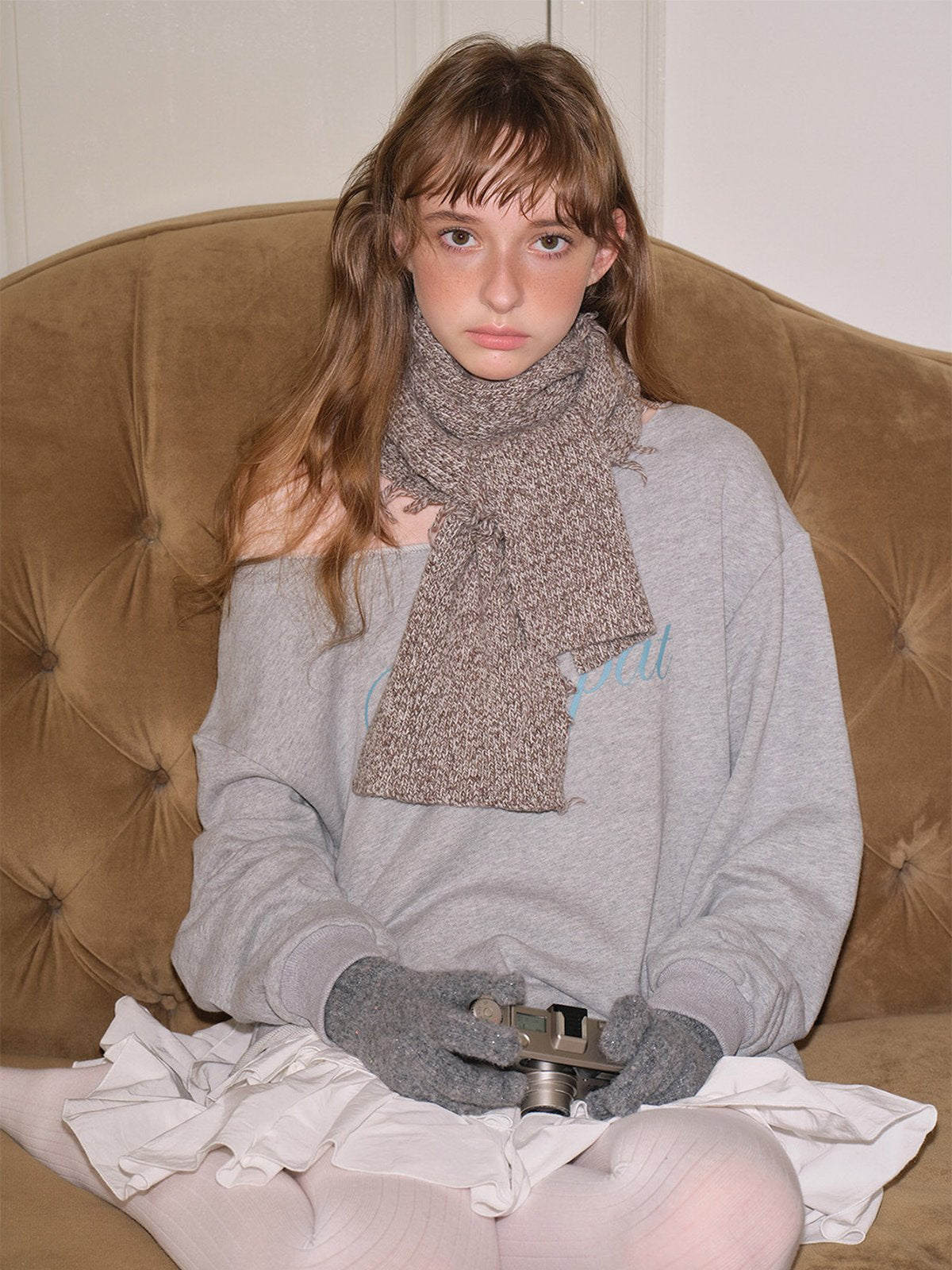 Écharpe tricotée laine et nylon, texture chinée douce, longue écharpe hiver, bords effilochés tendance, modèle Snachie - Écharpe - Gris