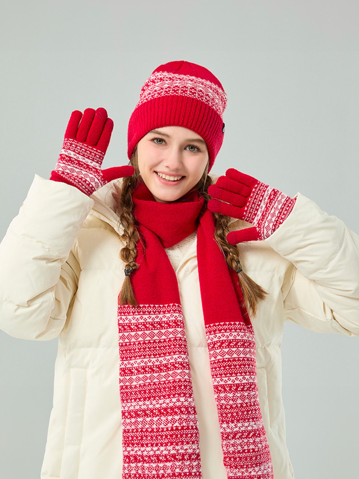 Ensemble bonnet écharpe gants, tricot jacquard hiver, motif nordique, chaud et doux, pour homme et femme, toucher polaire, maille épaisse, look hivernal moderne, modèle Plastie - Écharpe - Rouge