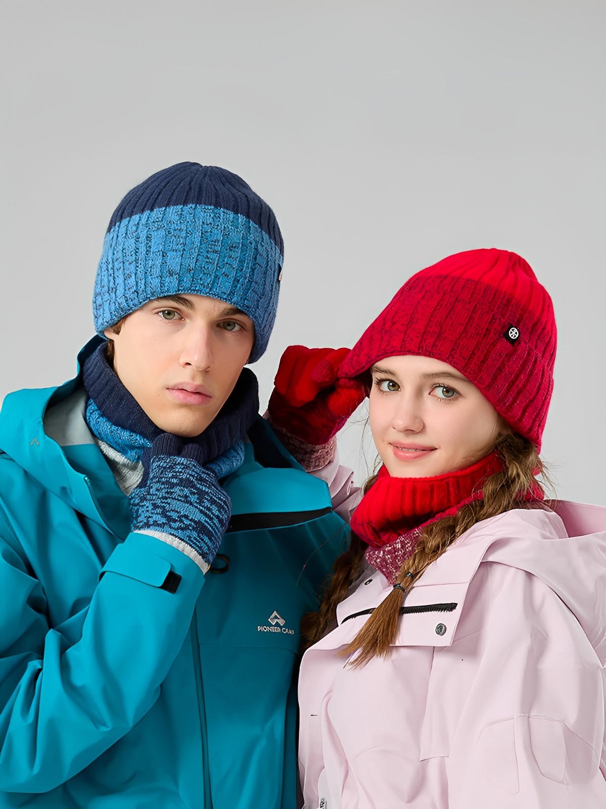 Ensemble bonnet tour de cou et gants homme femme, tricoté chaud doux, intérieur polaire, coupe - vent, toucher moelleux, motif dégradé, hiver grand froid, modèle Énime - Écharpe - Bleu
