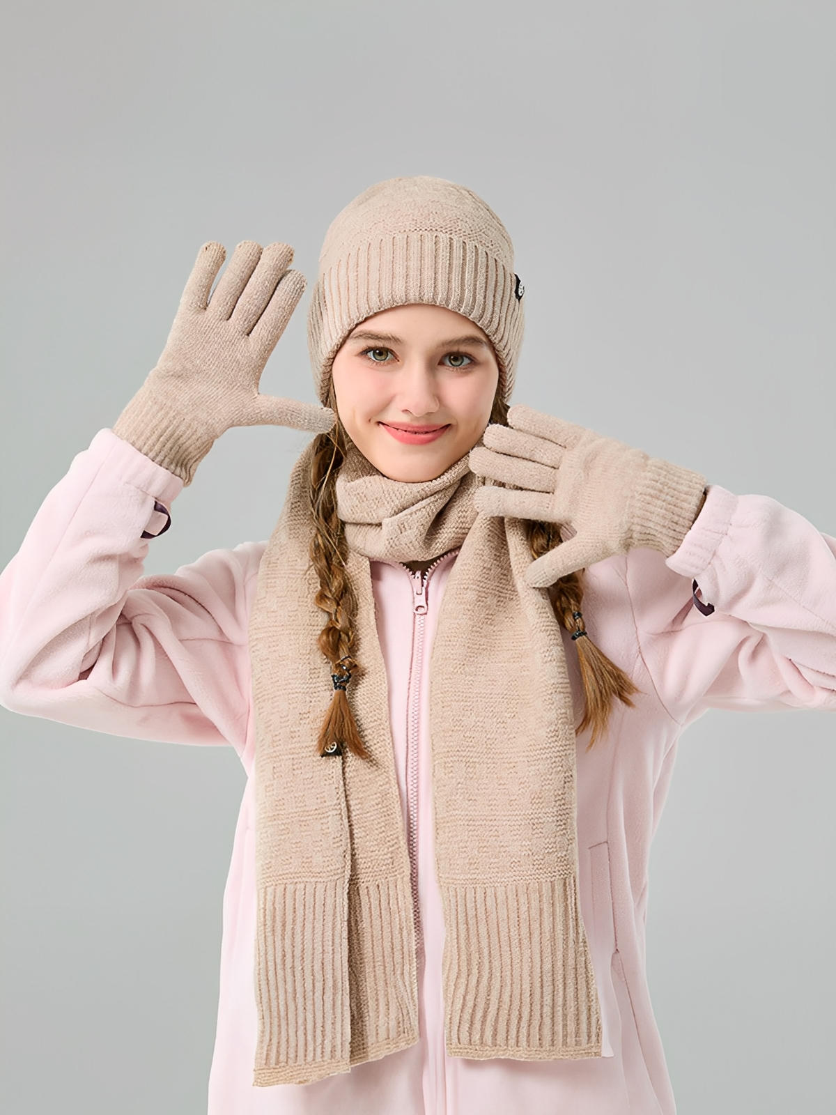 Ensemble hiver trois pièces, bonnet chaud doublé, écharpe douce longue, gants tactiles confortables, tricot effet relief, plusieurs couleurs disponibles, modèle Gastin - Écharpe - Beige