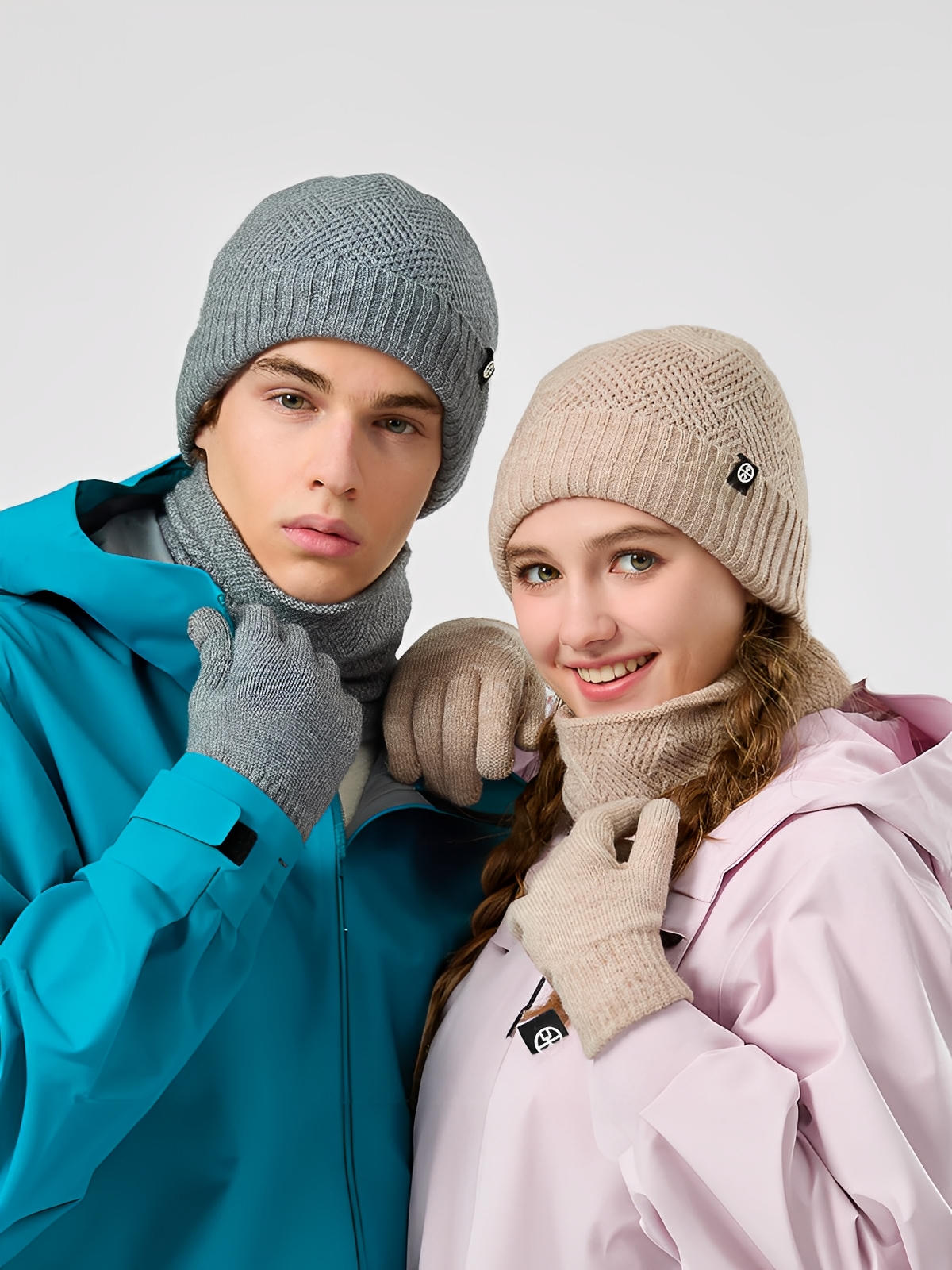 Ensemble hiver trois pièces, bonnet chaud doublé, écharpe douce longue, gants tactiles confortables, tricot effet relief, plusieurs couleurs disponibles, modèle Gastin - Écharpe - Gris