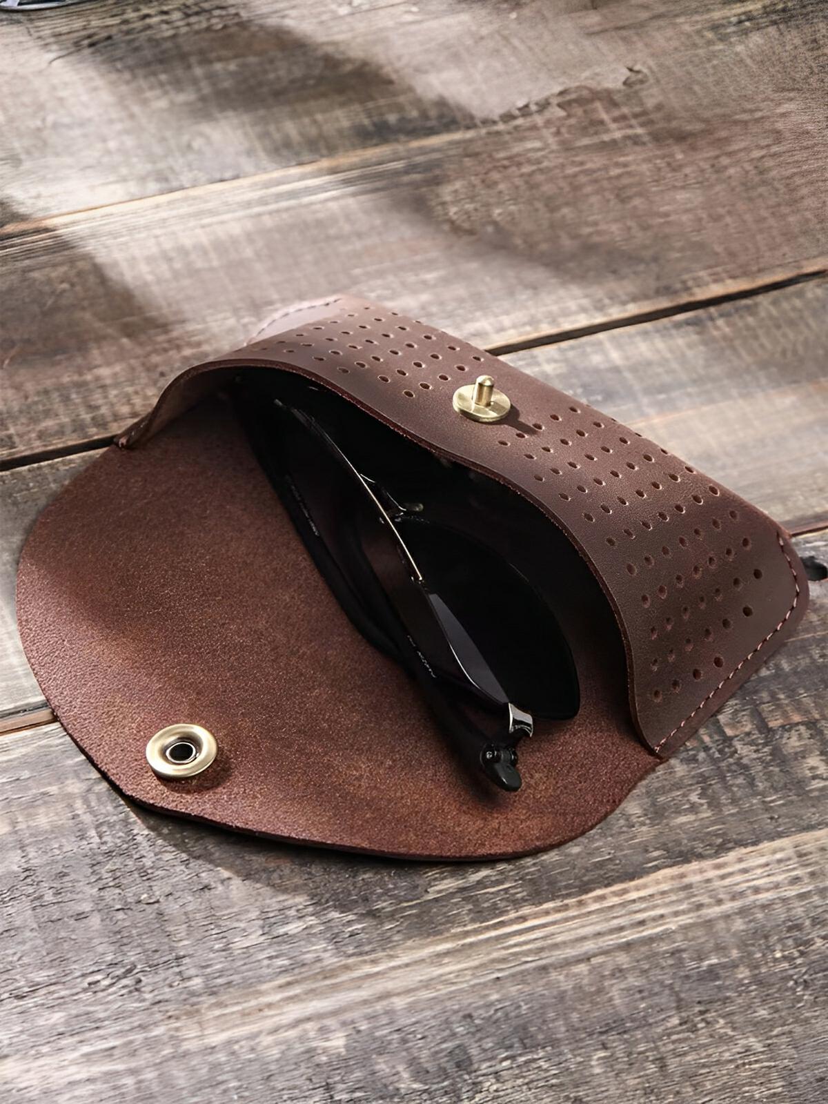 Étui à lunettes, en cuir, à l'aspect pratique, design perforé, modèle Ézéchias - Coffret - Café