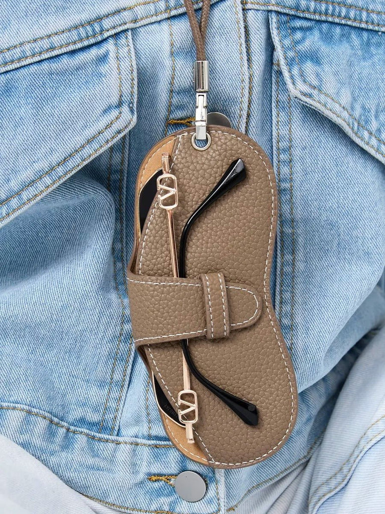 Étui lunettes simili vegan, porte - lunettes tour de cou, étui souple compact, accessoire lunettes mode, pochette lunettes femme, modèle Evelina - Coffret - Taupe