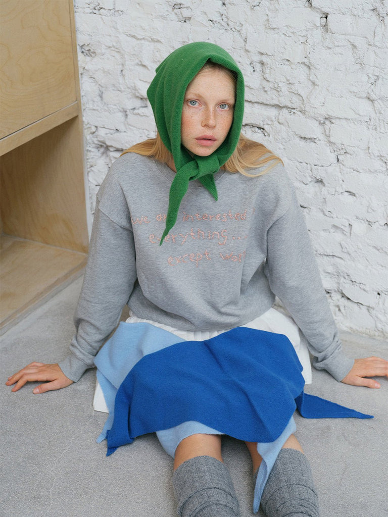 Foulard capuche en laine, foulard triangle à nouer, couvre - chef doux et chaud, accessoire laine hiver, foulard style rétro moderne, modèle Lasmi - Écharpe - Vert