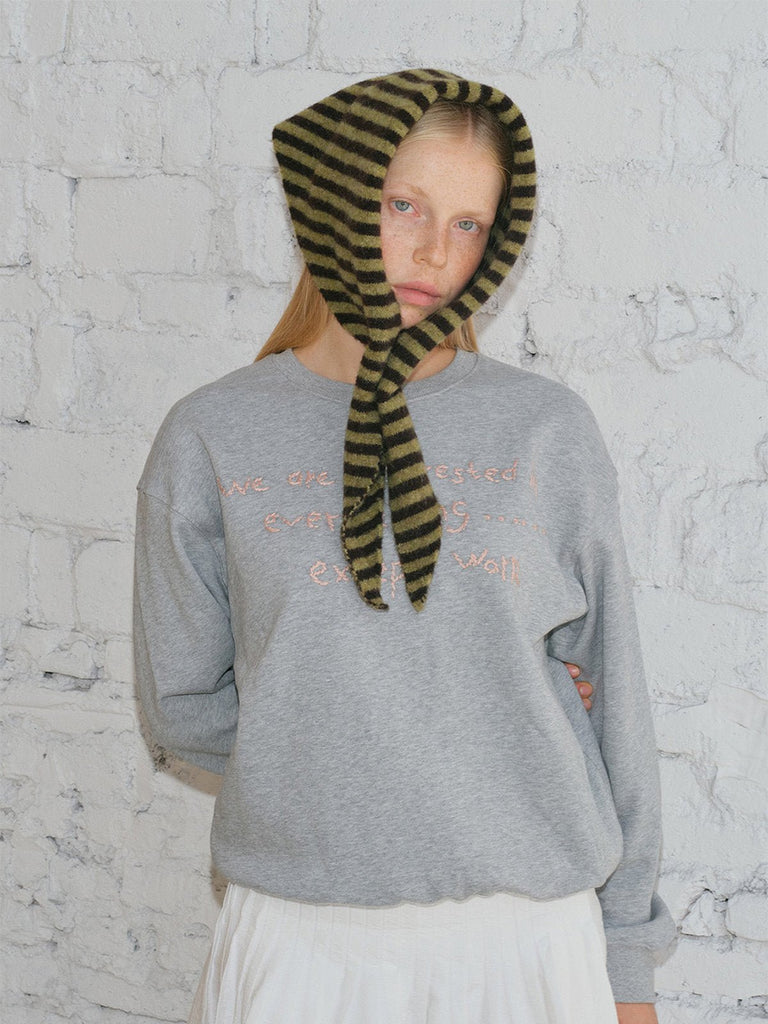 Foulard capuche rayé, bonnet noué duveteux, accessoire d'hiver original, écharpe à nouer rayée, couvre - chef doux fantaisie, foulard laine polyester, capuche rayée chaude, modèle Gimsa - Écharpe - Noir et jaune