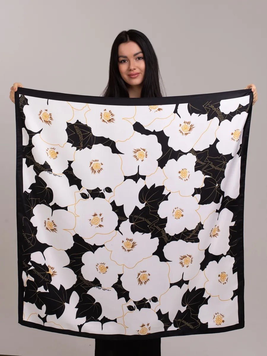 Foulard carré femme, 90x90, imprimé floral noir blanc doré, tissu soyeux léger, accessoire sac ou cou, foulard multifonction été, modèle Lilo - Écharpe - Blanc et noir