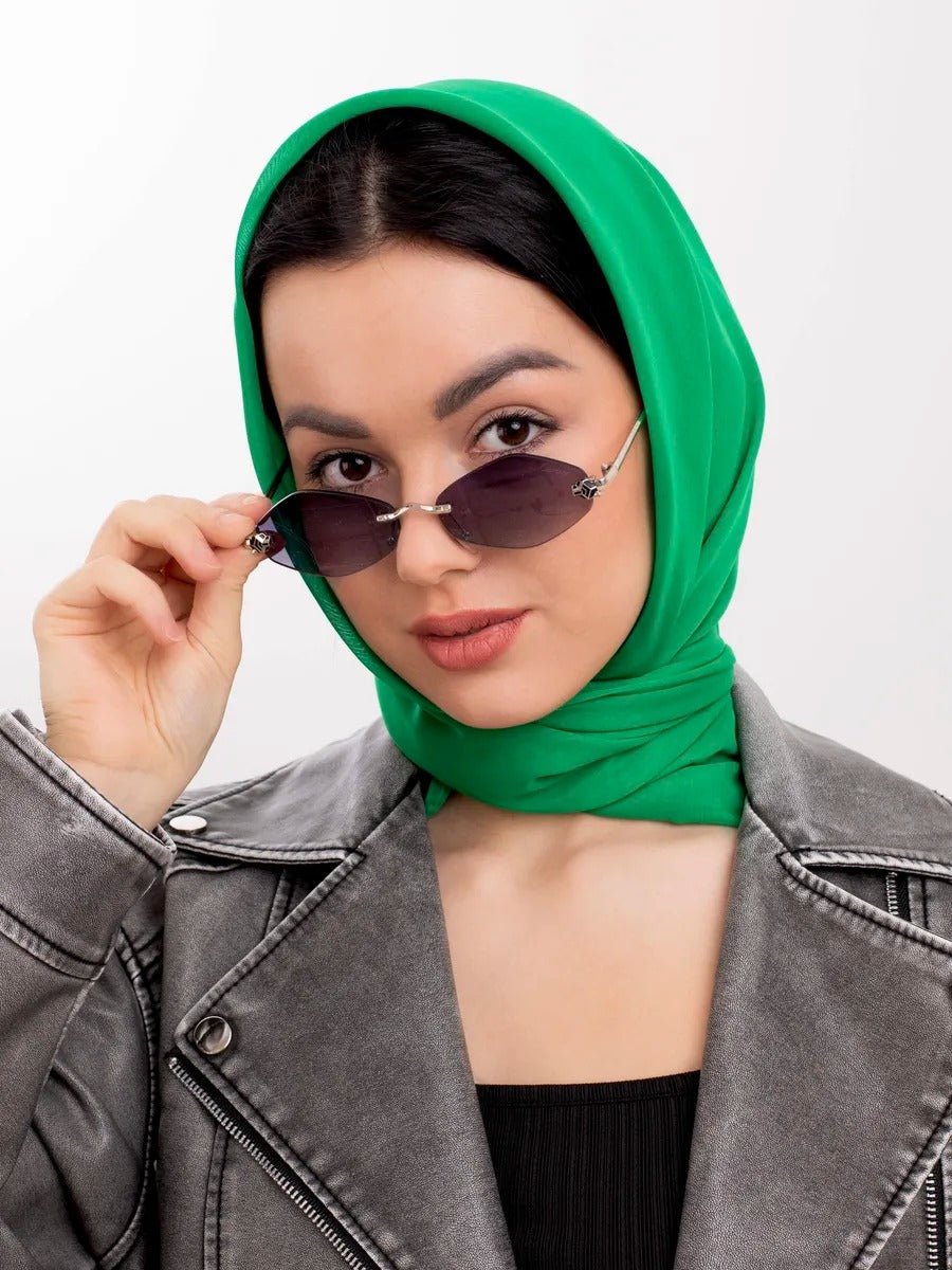 Foulard carré femme 95x95cm, soie imitation douce, coloris unis variés, accessoire polyvalent, léger printemps été, modèle Lala - Écharpe - Vert