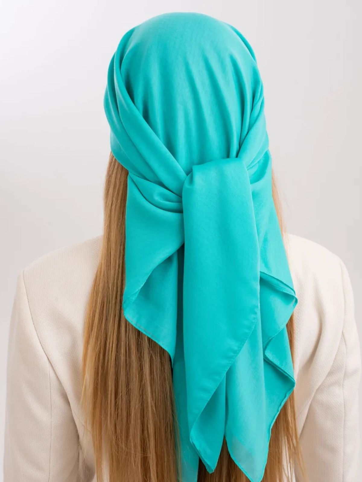 Foulard carré femme 95x95cm, soie imitation douce, coloris unis variés, accessoire polyvalent, léger printemps été, modèle Lala - Écharpe - Cyan