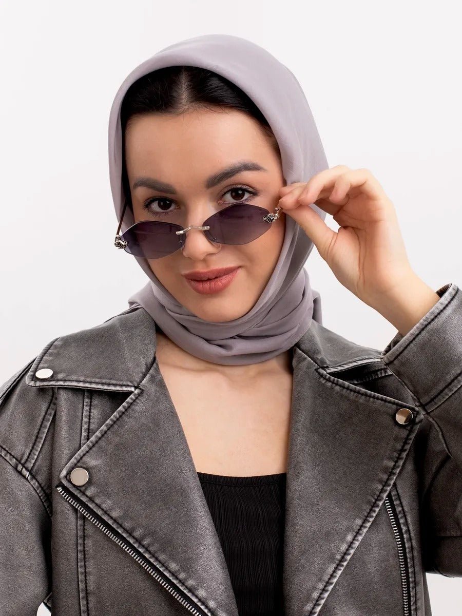 Foulard carré femme 95x95cm, soie imitation douce, coloris unis variés, accessoire polyvalent, léger printemps été, modèle Lala - Écharpe - Gris