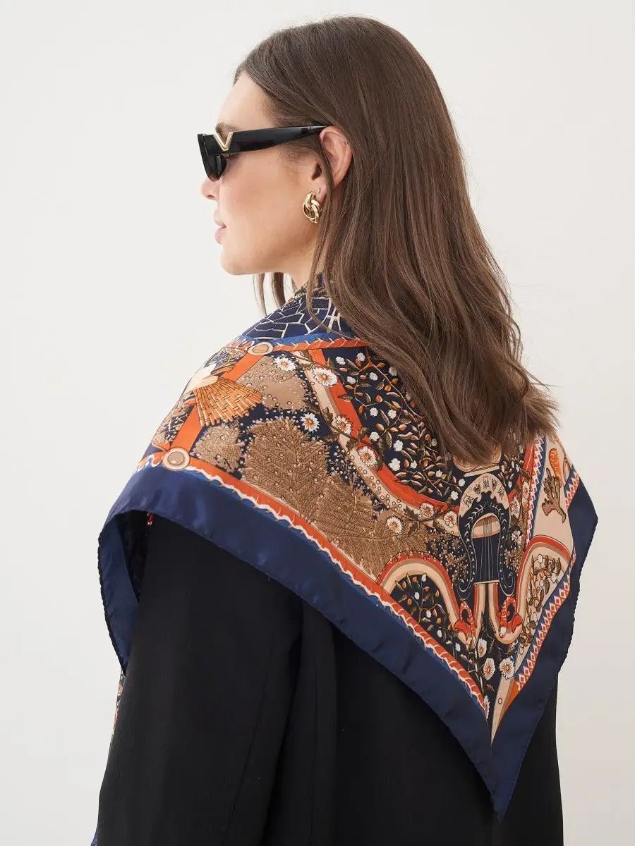 Foulard carré femme, imprimé arbre de vie, bleu nuit et doré, foulard léger en imitation satin, accessoire cheveux ou cou, grand foulard 90x90, style poétique animalier, modèle Aria - Écharpe - Multicolore