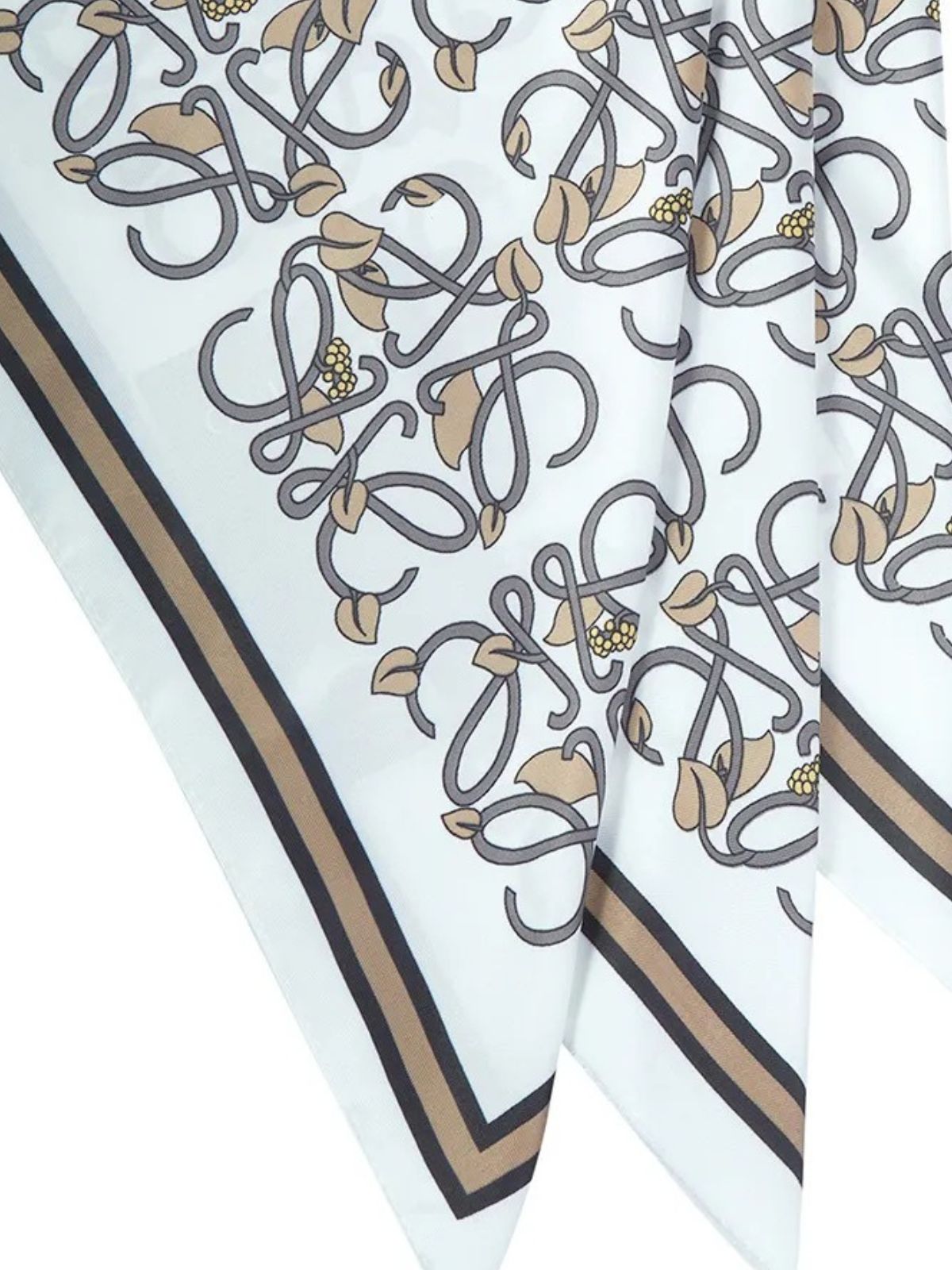 Foulard carré soyeux femme, motif graphique beige et noir, accessoire cheveux ou cou, multifonction doux et fluide, carré 90x90cm pour tenues chic, modèle Lorane - Écharpe - Beige