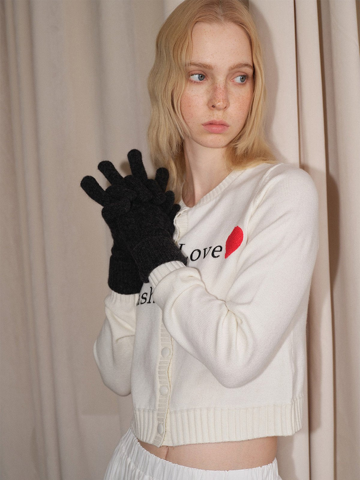 Gants femme hiver, fibre de lapin, maille torsadée douce, toucher tactile, chaud et léger, poignet long côtelé, modèle Patine - Gants - Gris foncé