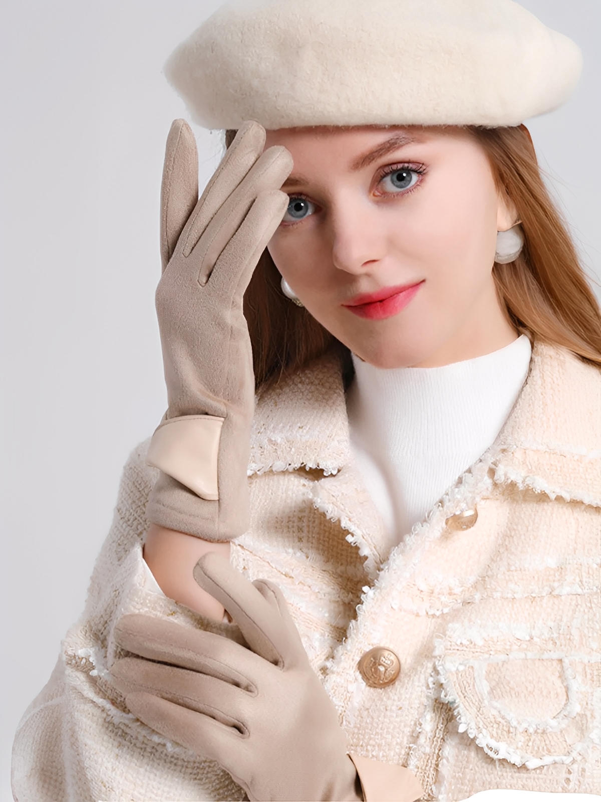 Gants femme hiver, gants tactiles chauds, en suédine doublés, gants chic avec nœud simili vegan, modèle Fouke - Gants - Beige