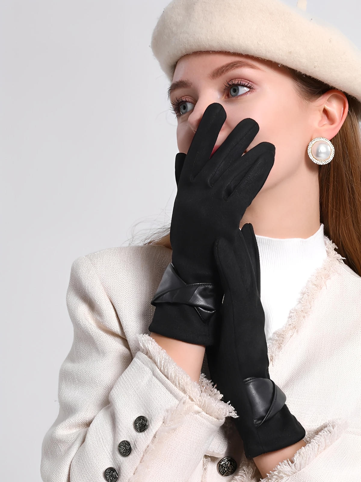 Gants femme hiver, gants tactiles chauds, en suédine doublés, gants chic avec nœud simili vegan, modèle Fouke - Gants - Noir