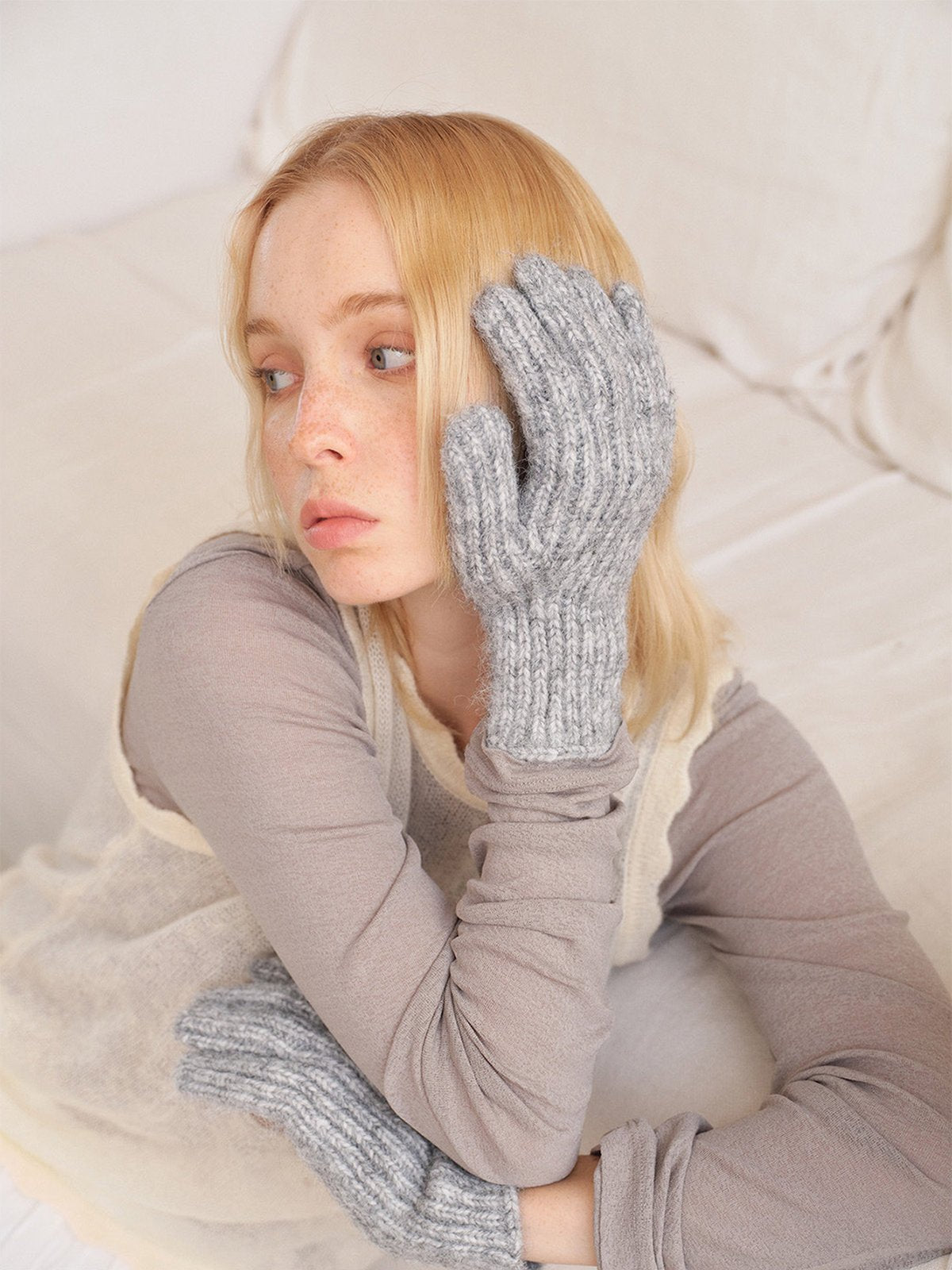 Gants hiver laine côtelée, maille épaisse tactile, douceur chaude unisexe, style casual coloré, taille unique, modèle Tyanne - Gants - Gris