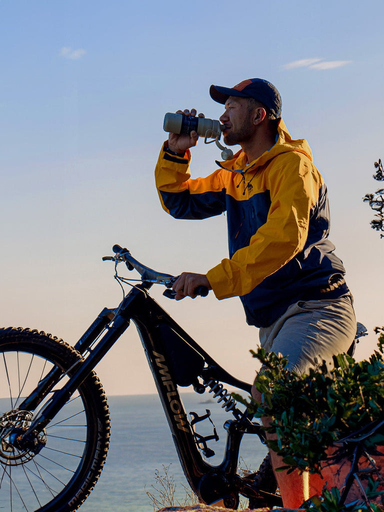 Gourde isotherme gamme IDEUS, acier inoxydable 304, bouchon sécurisé, design sportif, conservation 18h, portable, anti - fuite, multi - tailles, usage extérieur et bureau, modèle Sayan - Gourde et Thermos - Noir S