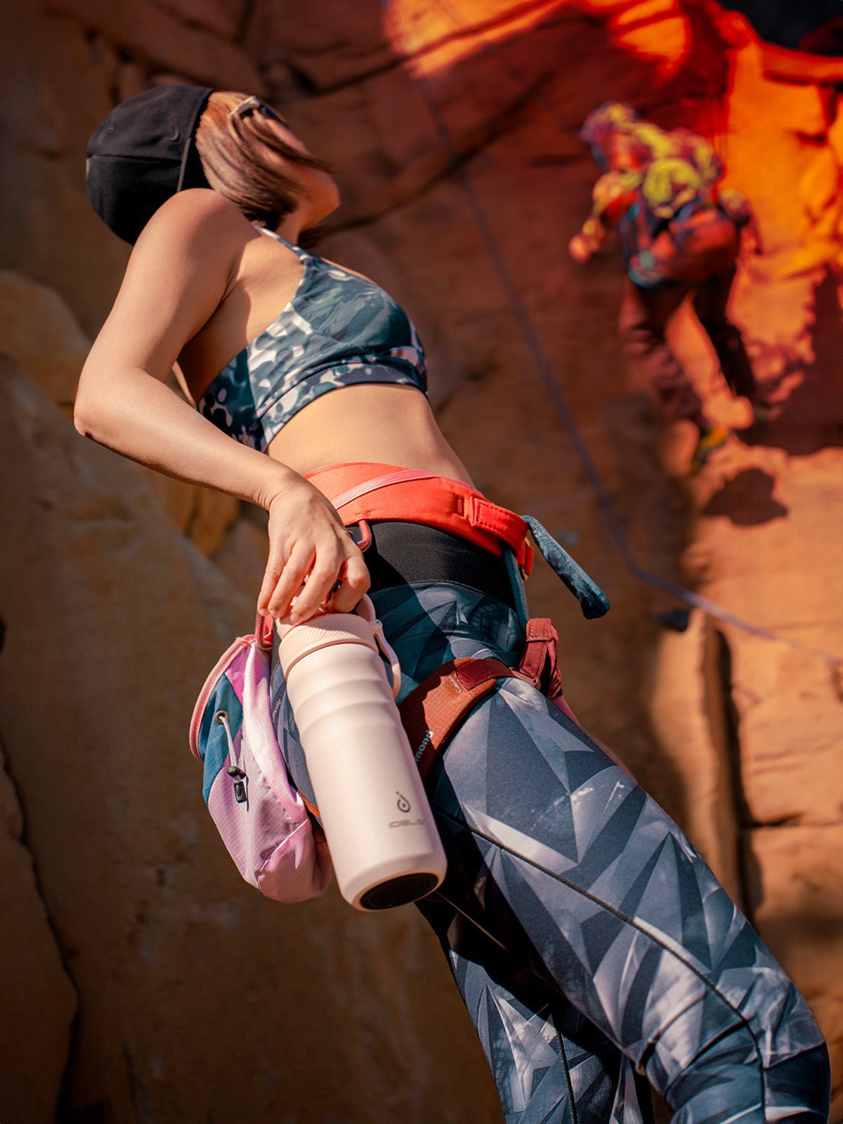 Gourde isotherme gamme IDEUS, acier inoxydable 304, bouchon sécurisé, design sportif, conservation 18h, portable, anti - fuite, multi - tailles, usage extérieur et bureau, modèle Sayan - Gourde et Thermos - Noir S