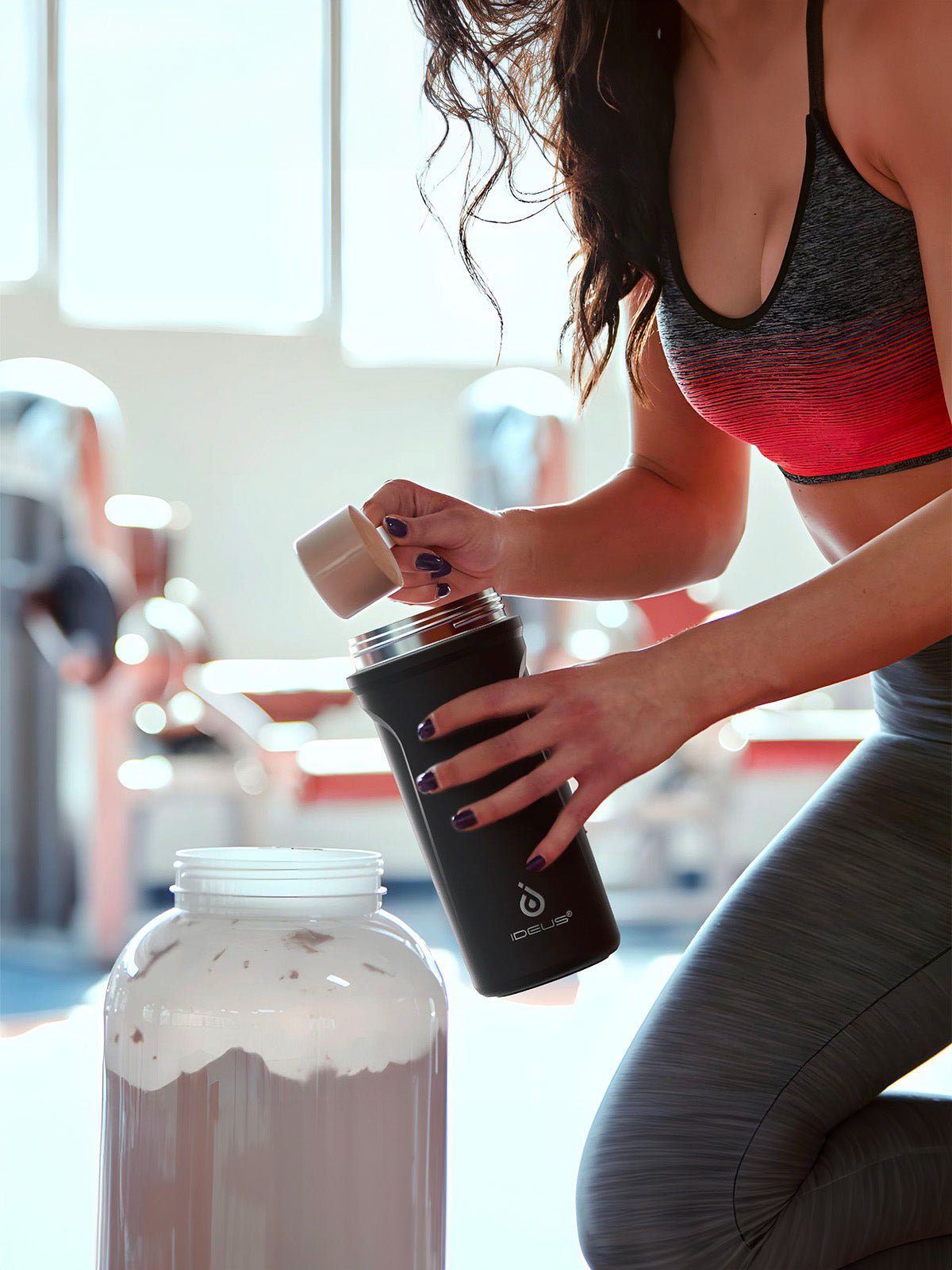 Gourde shaker sport isotherme, gamme IDEUS, bouteille inox 304, double paroi, mélangeur intégré, 709ml, étanche, sans BPA, maintien chaud 6h, froid 12h, modèle Euphron - Gourde et Thermos - Noir