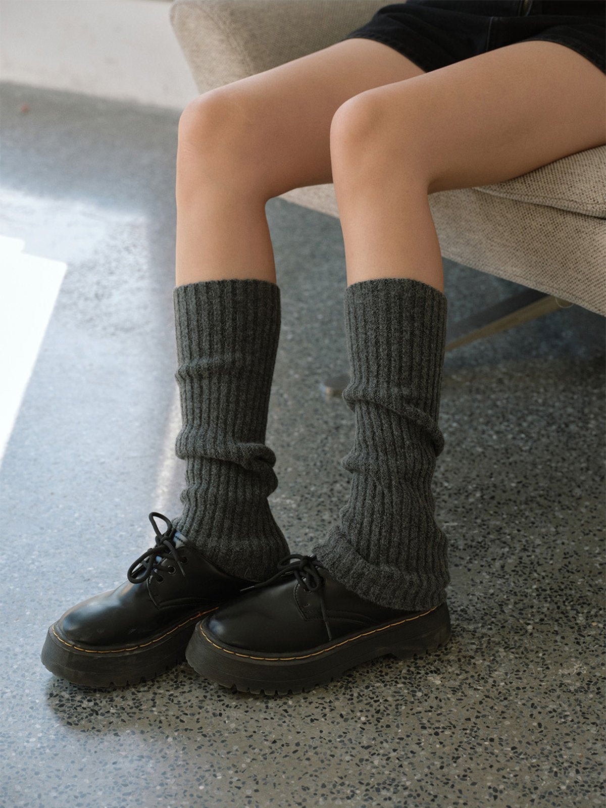 Guêtres chaudes femme, tricot côtelé doux, style décontracté, accessoires d’hiver, confort thermique, look moderne, couleurs variées, modèle Vadine - Guêtre - Gris
