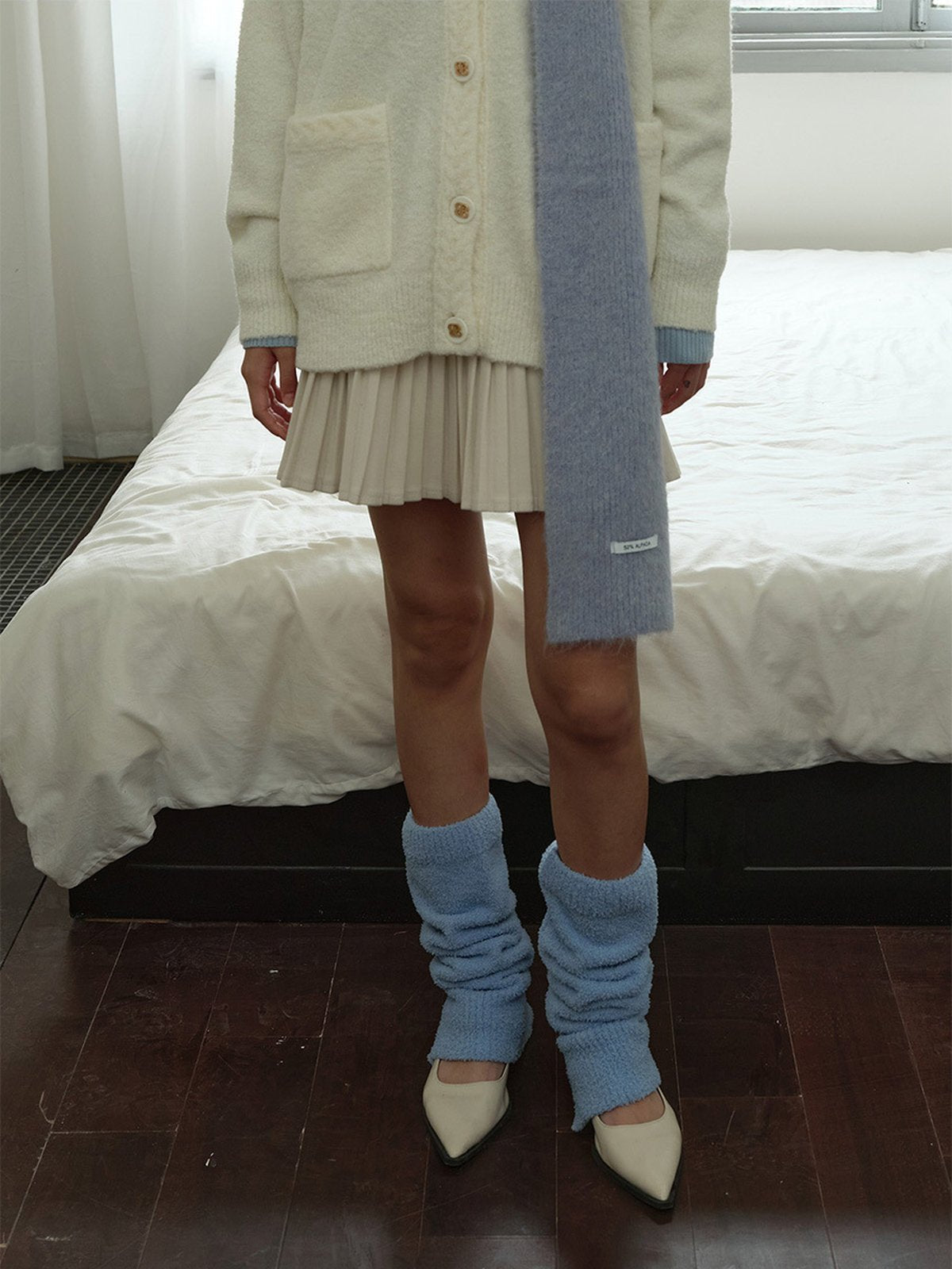 Guêtres en maille douce, guêtres d’hiver confortables, chauffe - jambes femme, accessoires cocooning, style Y2K moderne, guêtres hautes, modèle Arone - Guêtre - Bleu