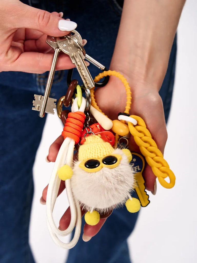 Bijou da borsa originale, portachiavi decorativo, ciondolo con pompon, peluche con occhiali, stile Y2K, modello Yipy