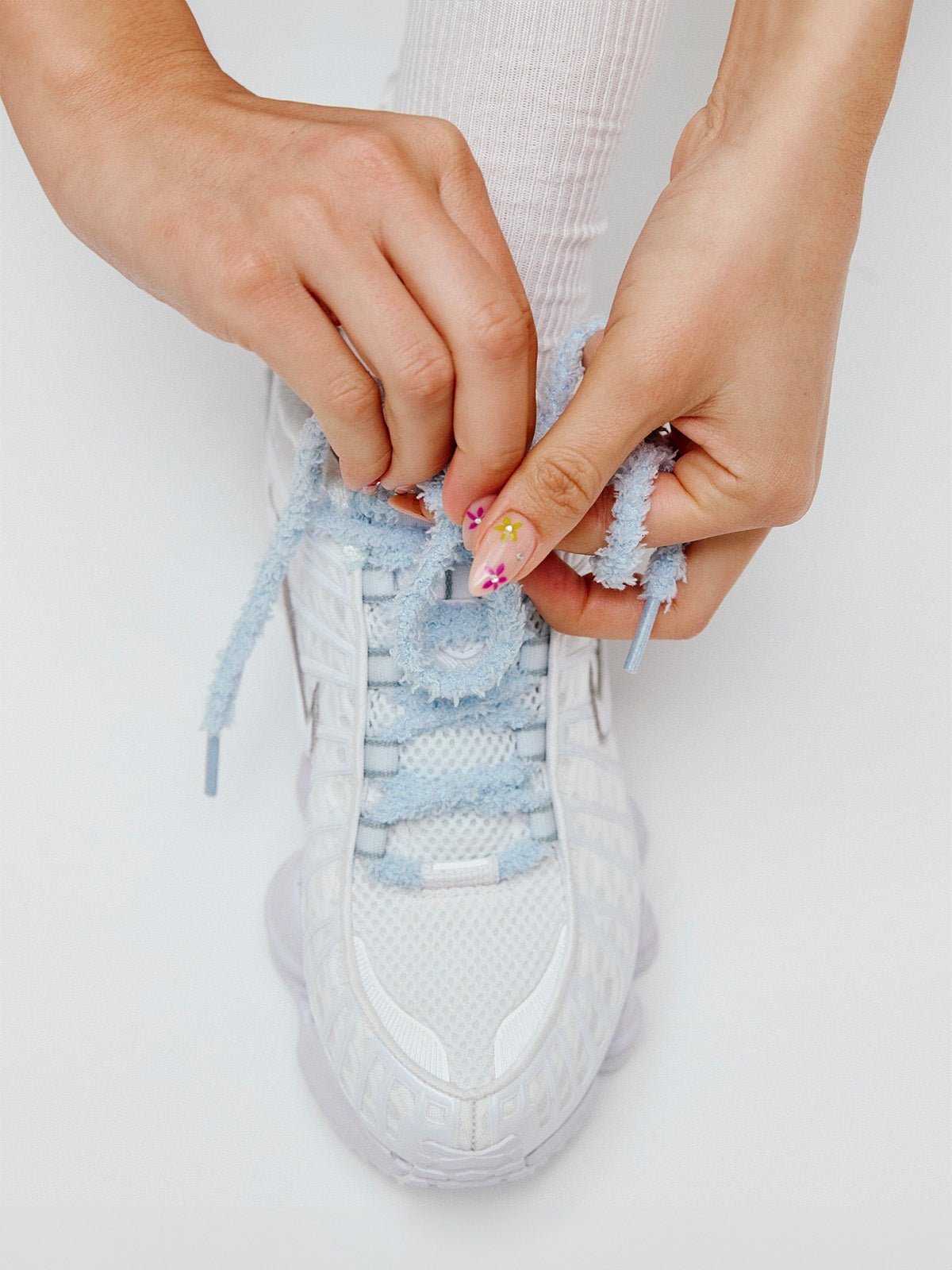 Lacets fluffy, lacets fin pelucheux, colorés et fantaisie, lifestyle et accessoire sneakers, modèle Estime - Bleu ciel 80 cm