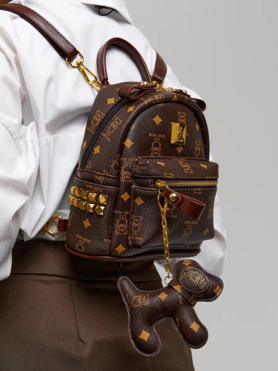 Mini sac à dos femme marron, sac dos imprimé ours "Teddy Bear", sac mode portable, sac de ville tendance, sac aspect luxe, modèle Louisa - Sac à dos - Marron