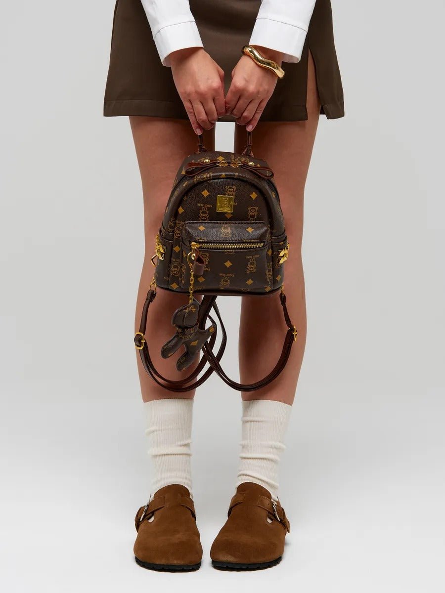 Mini sac à dos femme marron, sac dos imprimé ours "Teddy Bear", sac mode portable, sac de ville tendance, sac aspect luxe, modèle Louisa - Sac à dos - Marron