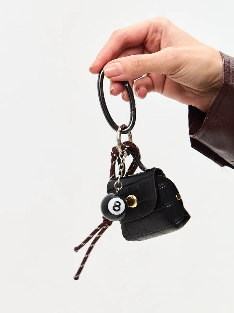 Mini sac noir à breloques, bijou de sac 8 - ball, porte - clés mode, accessoire tendance 2025, modèle Marion - Noir