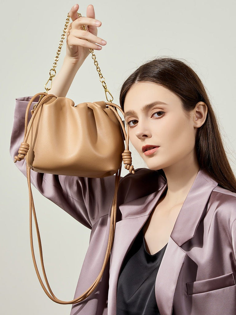 Mini sac seau en cuir, sac bandoulière avec chaîne, sac à lacets en cuir souple, sac à main tendance 2025, sac féminin chic, modèle Ipsy - Sac à main - Camel
