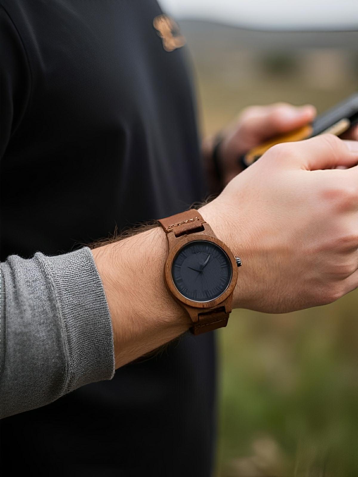 Montre en bois pour homme, cadran minimaliste, bracelet cuir, mouvement quartz, style naturel, modèle Énole - Montre - Marron