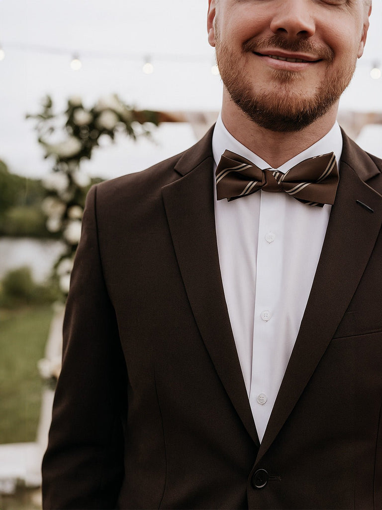 Nœud papillon à nouer marron rayé, accessoire homme chic, cérémonie ou bureau, motif rayure bleu crème, style classique et moderne, modèle Ben - Bonnets - Marron