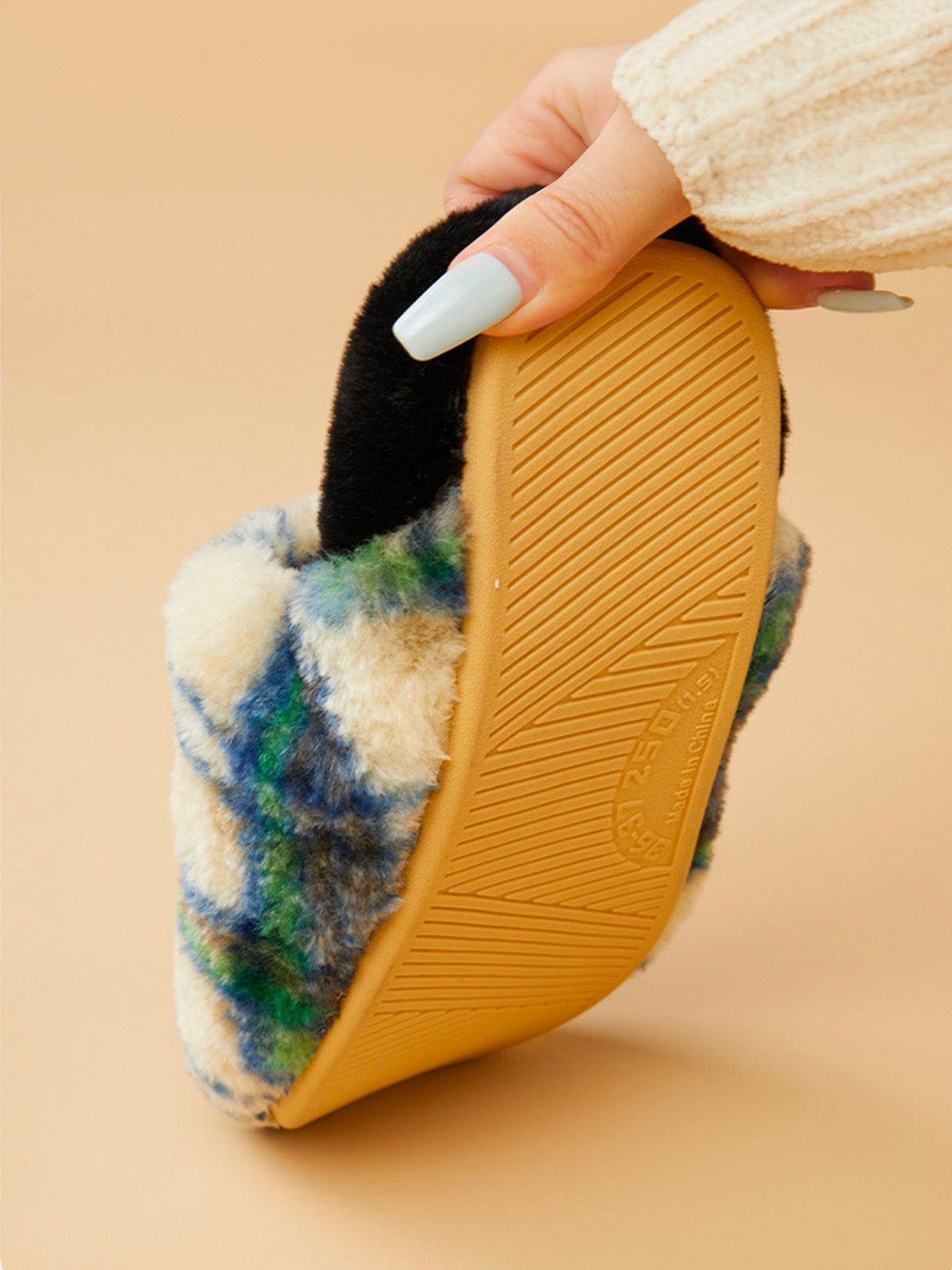 Pantoufles chaudes en peluche à carreaux pour l’hiver avec semelle antidérapante, confortables pour la maison et adaptées aux femmes comme aux hommes, modèle Modan - Chaussons - Vert XXS