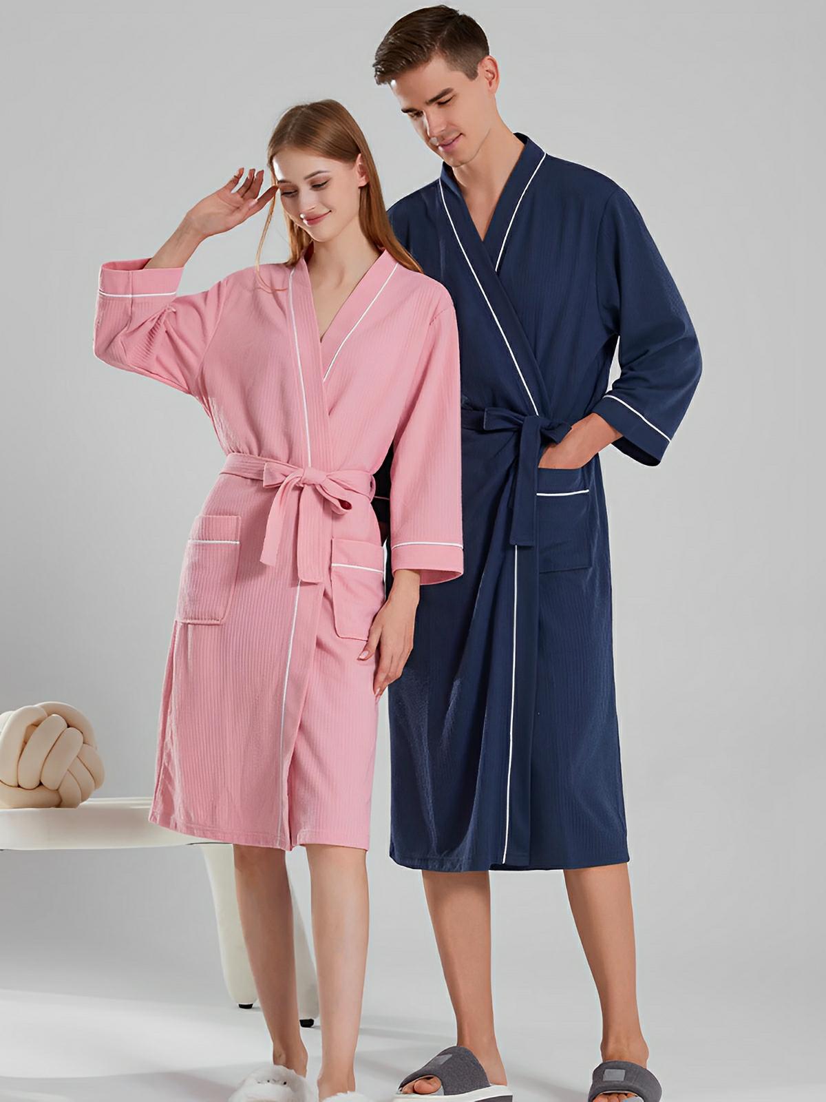 Peignoir homme femme, coton nid d'abeille doux, ceinture ajustable, poches pratiques, col en V moderne, peignoir long léger, peignoir bain confort, peignoir maison, modèle Lermi - Peignoir - Bleu marine M