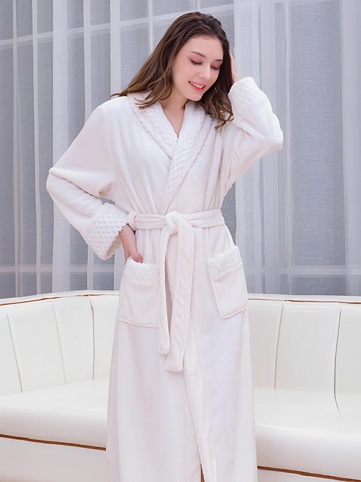 Peignoir long en flanelle ultra douce, modèle mixte, confort chaud pour l’hiver, ceinture à nouer, poches pratiques, col châle raffiné, modèle Porta - Peignoir - Blanc M