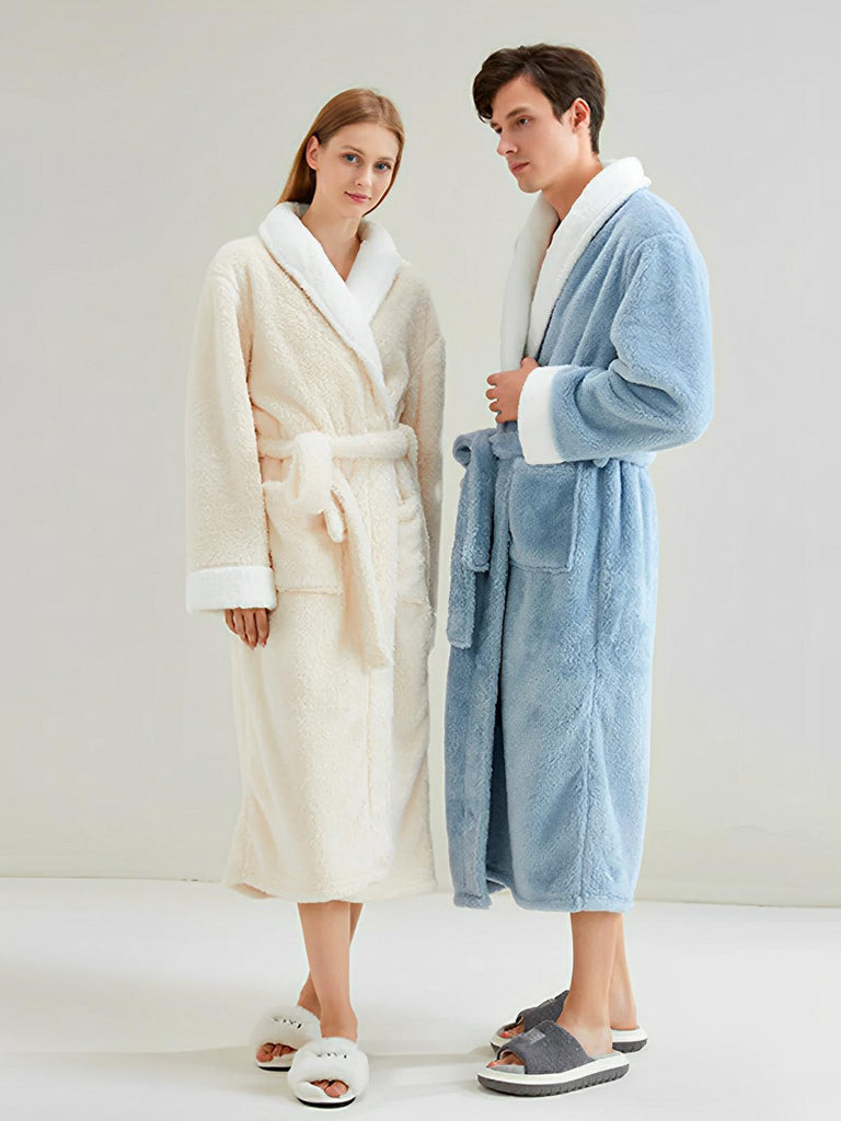 Peignoir polaire doux, peignoir long mixte hiver, ceinture amovible, col châle contrasté, poches pratiques, confort cocooning, plusieurs couleurs, modèle Cassiope - Peignoir - Bleu M